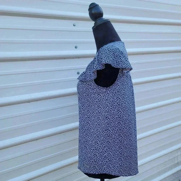 Michael Kors Womens Ruffle Cap Sleeve Blouse Stretch Black White Keyhole sz S - Picture 3 of 10